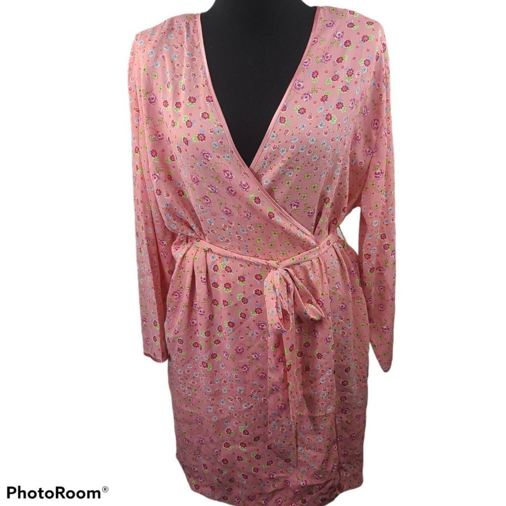 NWOT Cabernet Pink Floral Wrap Robe Women's M